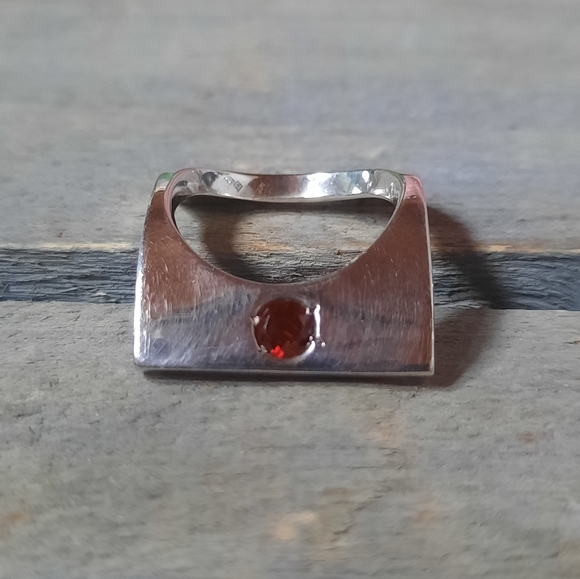 Artisan Crafted Sterling Silver Abstract Garnet Ring - Picture 7 of 15